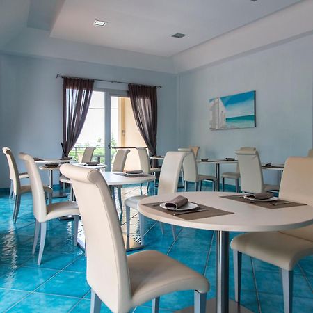 Отель Residenza Del Mare Сант-Исидоро Экстерьер фото