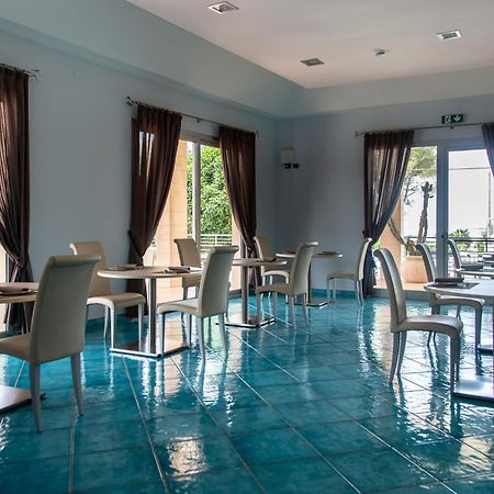 Отель Residenza Del Mare Сант-Исидоро Экстерьер фото