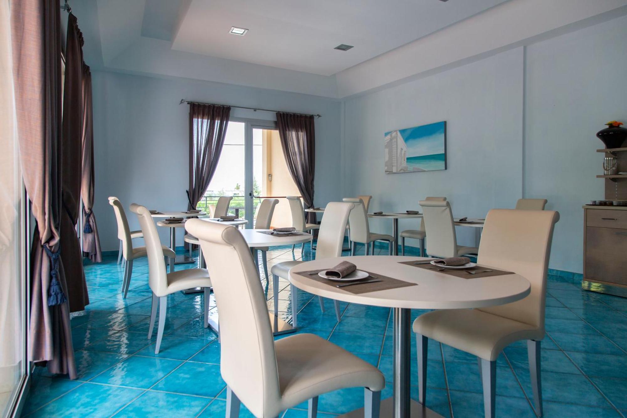 Отель Residenza Del Mare Сант-Исидоро Экстерьер фото