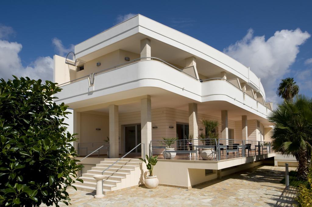 Отель Residenza Del Mare Сант-Исидоро Экстерьер фото